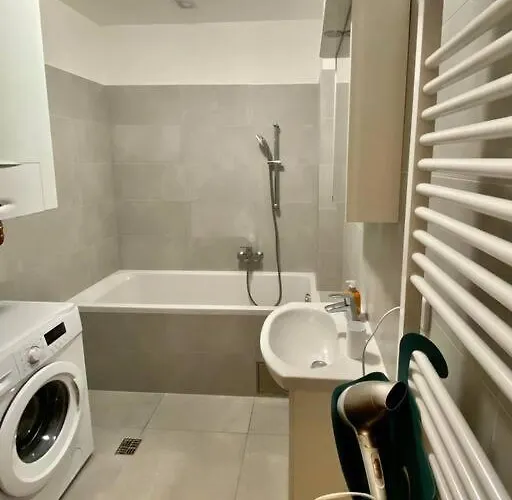 Daire Aurion Cozy 2br Near Castle - Parking - Up To 6 Guests *