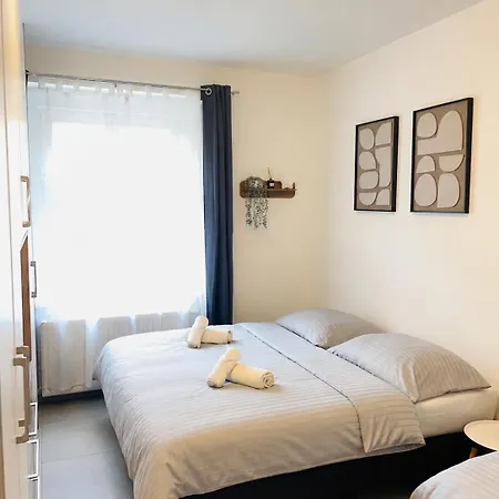Sunday Light Cozy Family For 8 - Castle - Parking By Ap Daire Prag