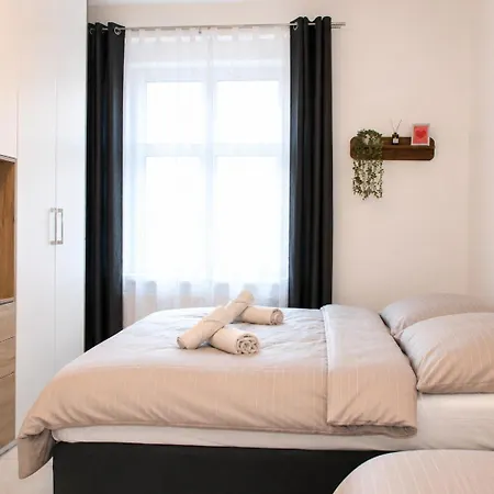 Apartment Aurion Spacious 2br Near Castle - Parking - Up To 8 Guests *