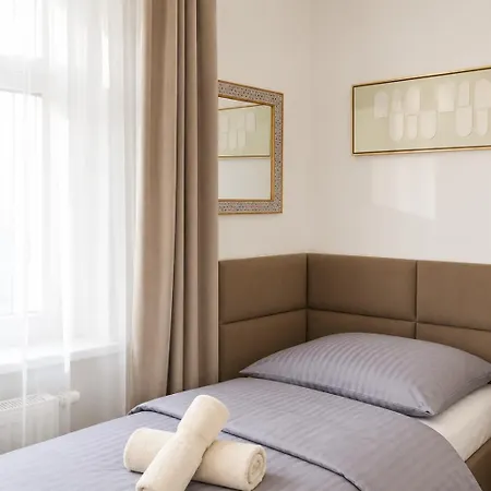 Apartment Aurion Spacious 2br Near Castle - Parking - Up To 8 Guests Prag