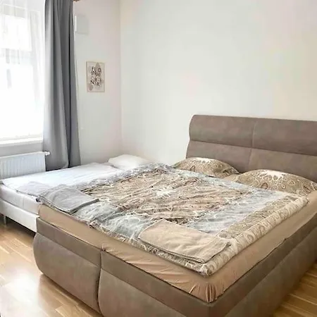 דירה Aurion Cozy 2br Near Castle - Parking - Up To 6 Guests פראג