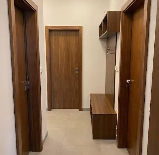Aurion Cozy 2br Near Castle - Parking - Up To 6 Guests