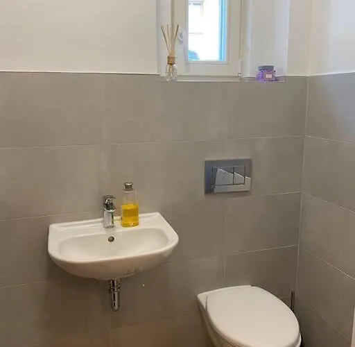 Aurion Cozy 2br Near Castle - Parking - Up To 6 Guests *