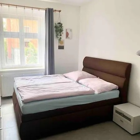 Spacious 2br 6min From Castle! Apartamento *